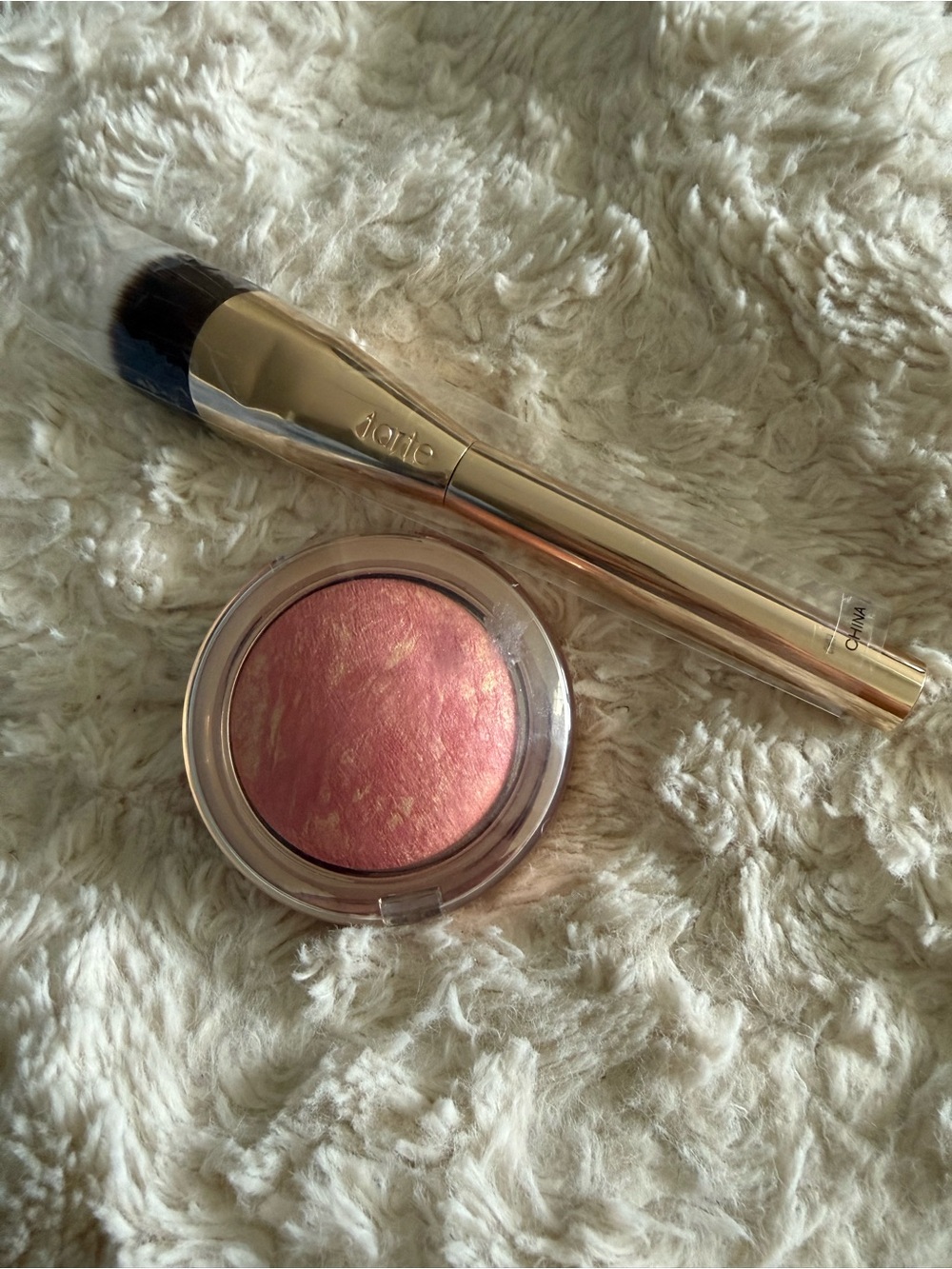 Tarte shape, tape glow blush- Luminous Pink &Tarte blush brush - Picture 2 of 3